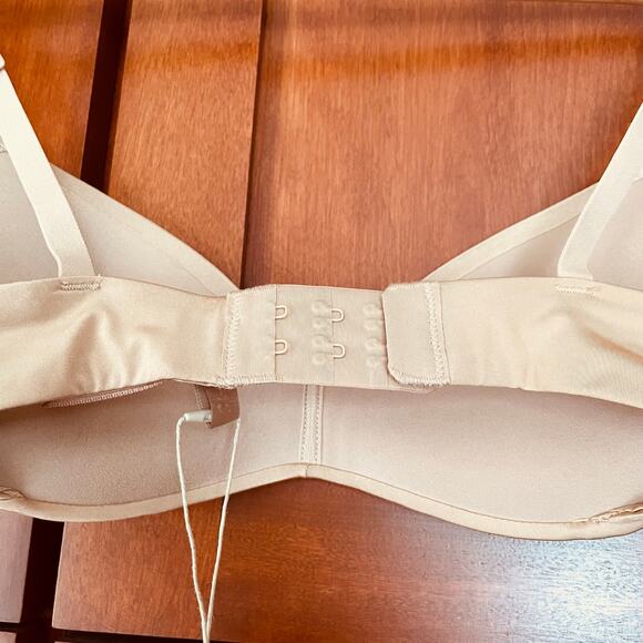 Skims Wireless Form Push Up Bra Clay Size 30A NEW - Picture 4 of 8